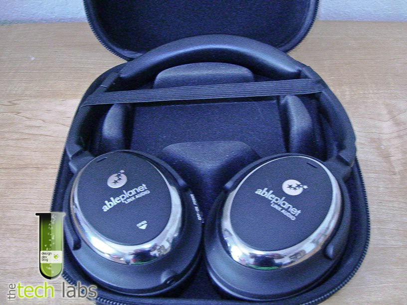 Sound Clarity (NC510B) Noise Reduction Headphones in storage case